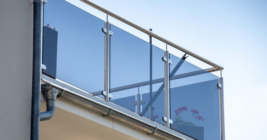 Guarda-corpo de vidro em Guarulhos